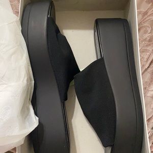 Women’s Size 8 Steve Madden Slinky Black Platform